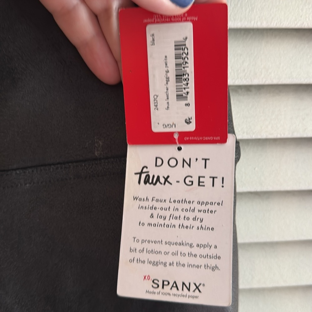 SPANX Petite Black Leggings - Picture 5 of 5
